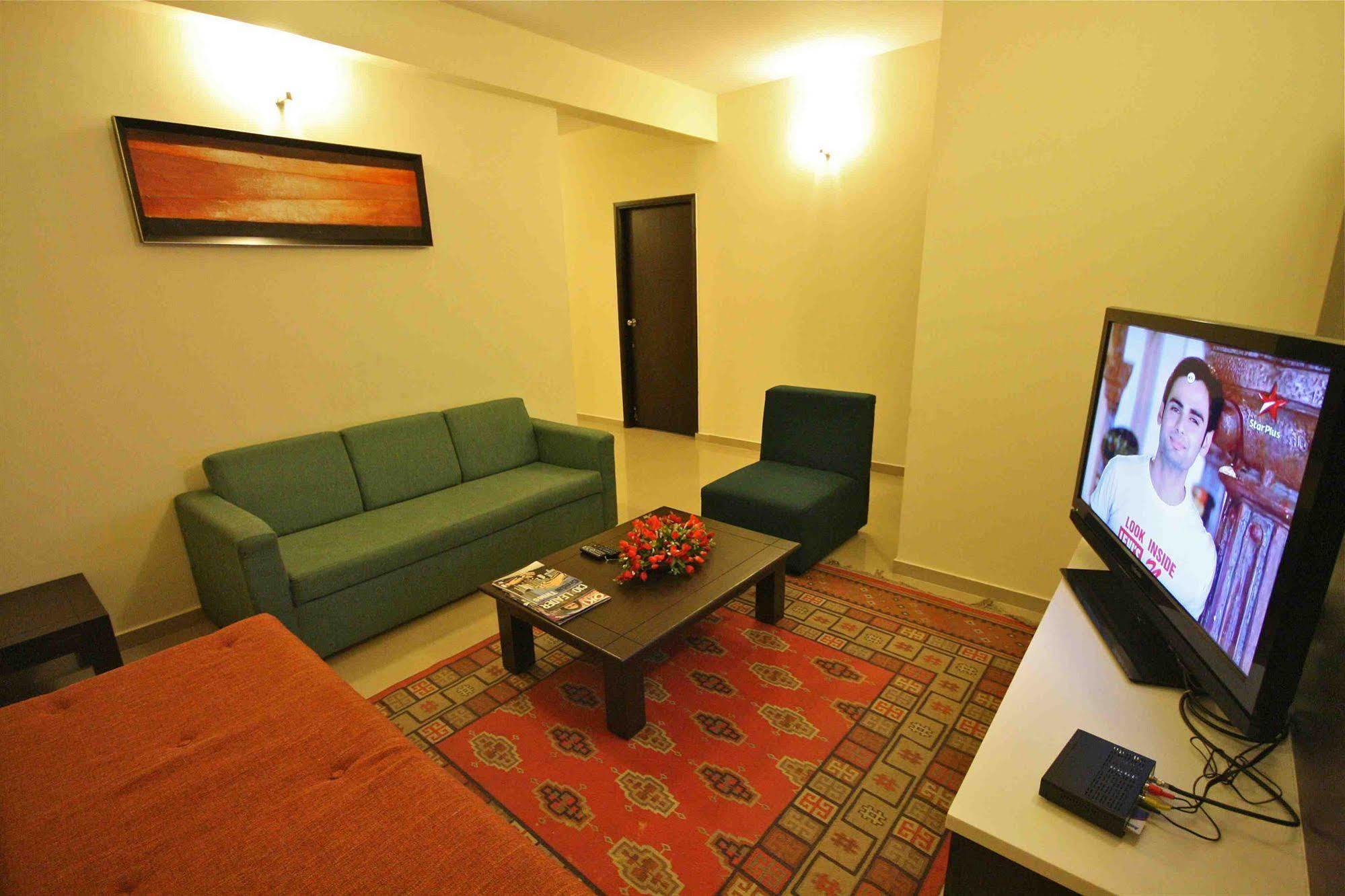Treebo Trend Sterling Suites Inn バンガロール エクステリア 写真